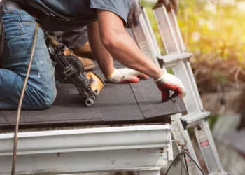 How to Handle Storm Damage Before a Roofing Company Arrives