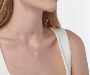ArmelleheartlabdiamondnecklaceyellowgoldLilyArkwrightImage3 600x 300x300 1