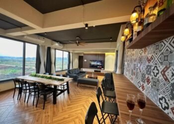 Living Room 1 768x576 1