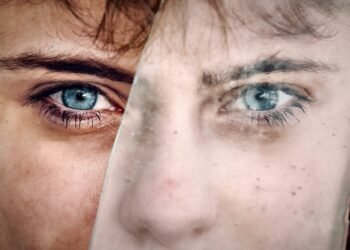 buy contact lenses in dubai bushy eyes