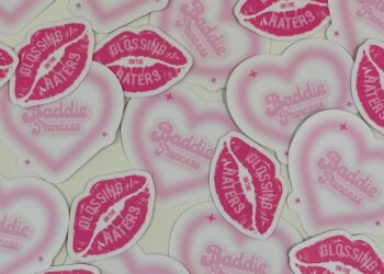 custom lip tag