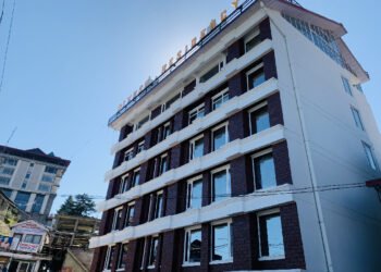 Hotel with Snow View in Narkanda: Experience a Scenic Stay at Piyush Residency g4