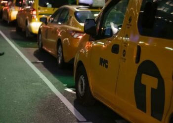 Travel Smarter with Reliable Airport Transportation in Melbourne pexels tim samuel 5834921 1