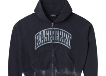 Raspberry Hills Clothing Styles for a Comfortable Streetwear Look GV GALLERY GALAXY ZIP HOODIE GoldVintage