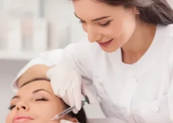 Hyaluronic Acid Injections for Elegant Facial Contours | Glamorous Clinic Hyaluronic acid injections in Dubai and Abu Dhabi