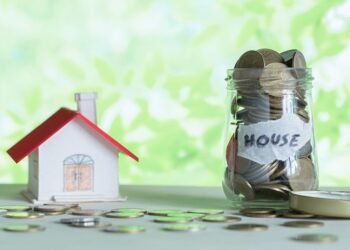 money saving house glass bottle 1150 12782
